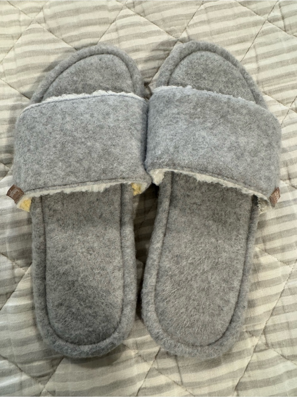 Feelgoodz Women's Grey Plush Slide Slippers with Shearling Trim
